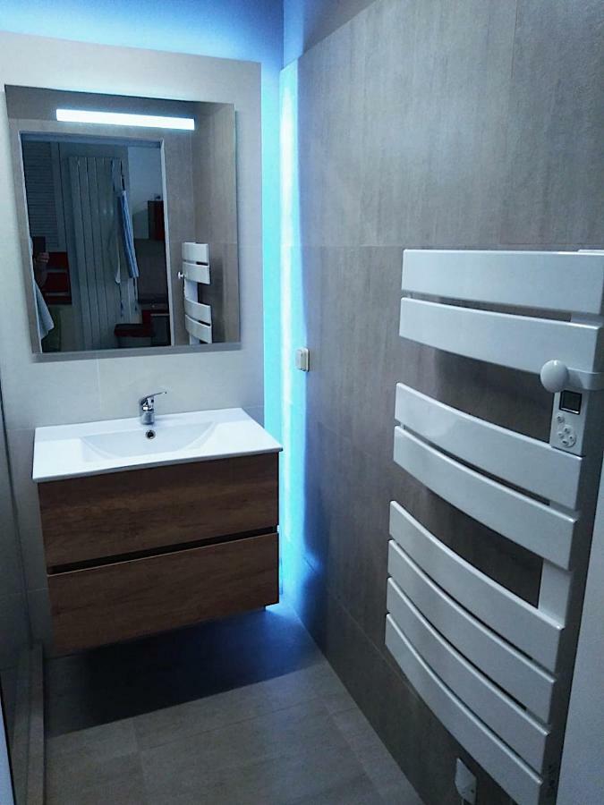 Bel Appartement Les Pieds Dans L'Eau Villeneuve-Loubet Ngoại thất bức ảnh