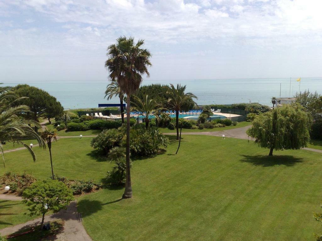Bel Appartement Les Pieds Dans L'Eau Villeneuve-Loubet Ngoại thất bức ảnh