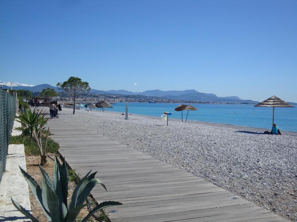 Bel Appartement Les Pieds Dans L'Eau Villeneuve-Loubet Ngoại thất bức ảnh